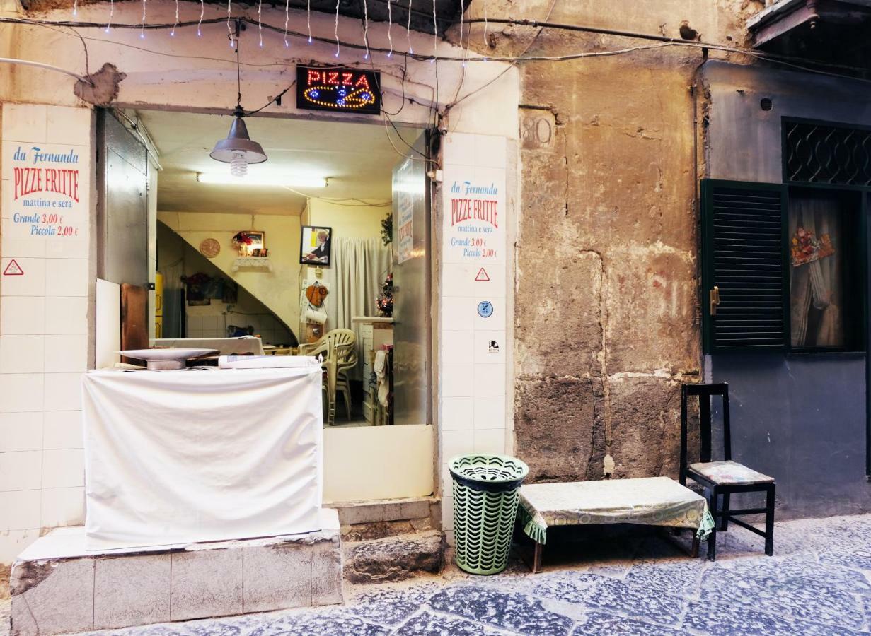 Il-Terno All'8 Al Centro Storico Old Town Napoli Eksteriør billede